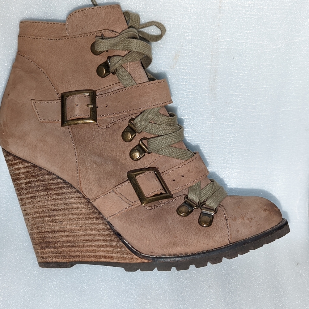 Boots - Picture 2 of 3
